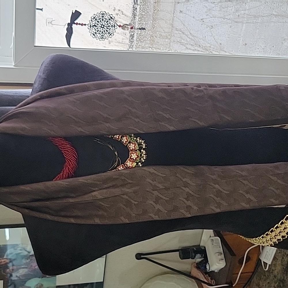 Gorgeous NWT John Lewis Silk Scarf - Picture 5 of 14